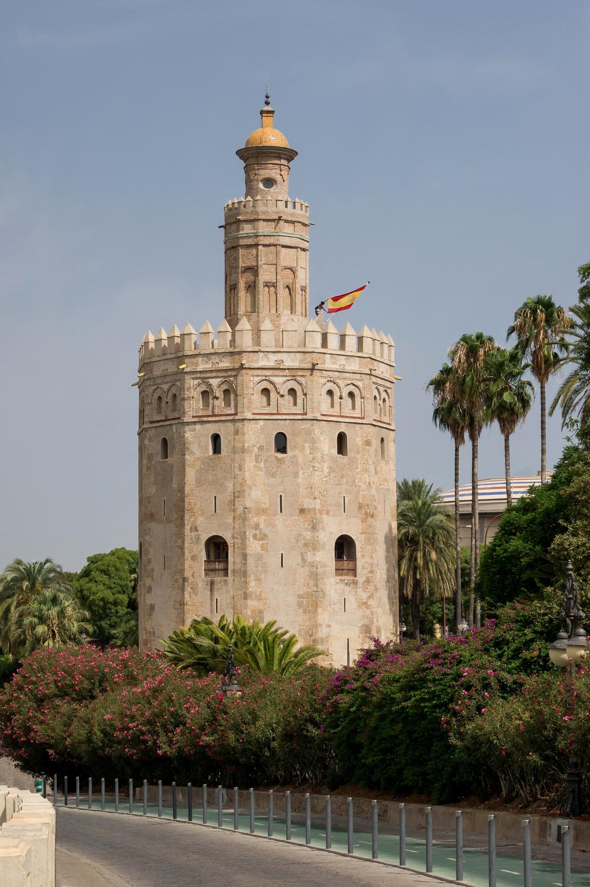 Torre del Oro Sevilla río